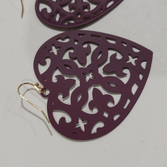 Maroon Filigree Heart Earrings with Gold Hooks – Elegant Women's Fashion Jewelry - Picture 5 of 9